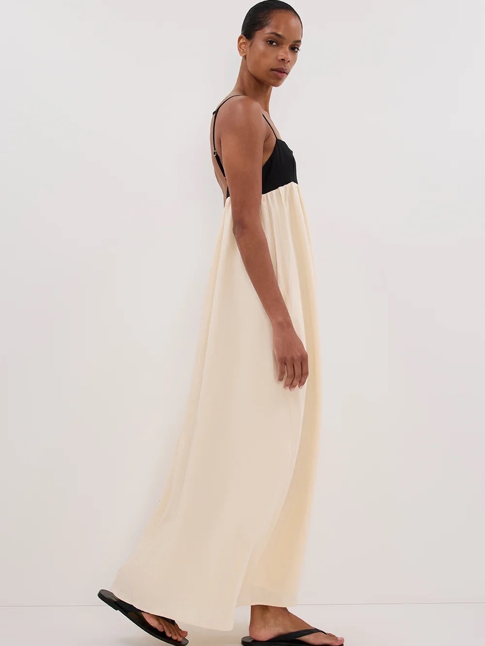 Dish Elena Linen Maxi Dress - Picture 4 of 4